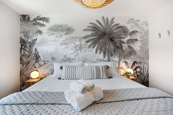 3 chambres, bureau, fer et planche à repasser, accès au Wi-Fi (inclus)