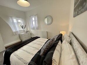 2 bedrooms, in-room safe, iron/ironing board, free WiFi