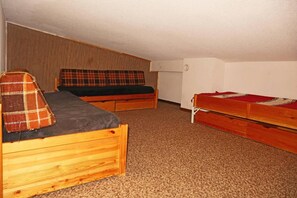 Room - 10m from ski slopes, 4th floor, balcony, tv, ski locker, 30m², Les Orres (Les Orres)