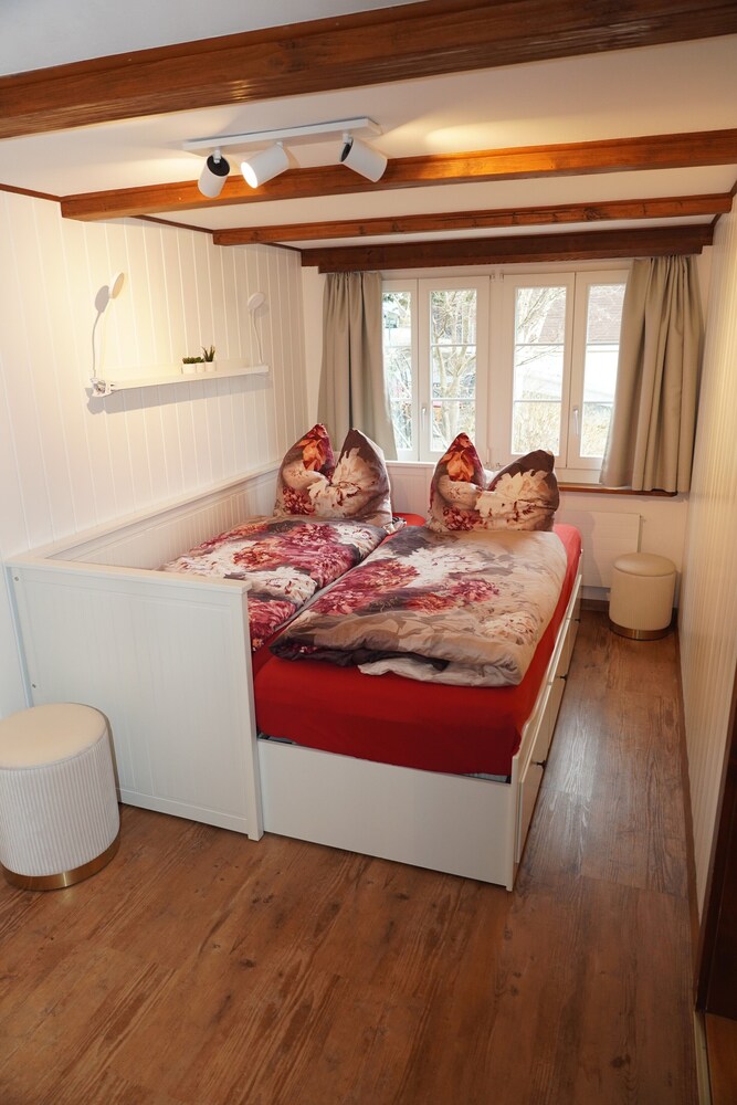 2 minutes to the lake, quiet, garden, parking lot, 20 minutes to