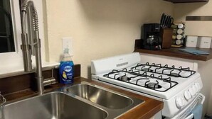 茶具/咖啡用具、冰箱、微波炉、烤箱