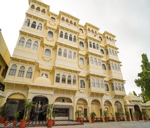 Front of property - Trulyy The Amar Mahal (Udaipur)