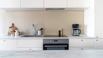 Căn hộ | Bếp riêng | Tủ lạnh, lò nướng, bếp nấu, máy rửa bát
