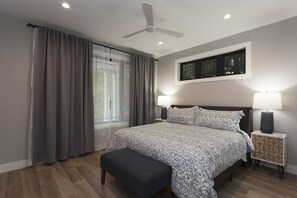 6 bedrooms, desk, iron/ironing board, free WiFi