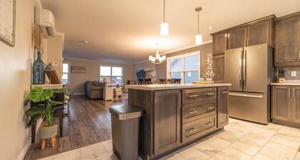 Modern house with beautiful spaces indoor and out!