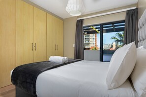 1 bedroom, iron/ironing board, free WiFi, bed sheets - 1-Bedroom Bliss in Century City - Pool (Cape Town)