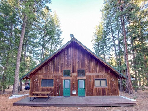 Alpine View Cabin - duplex unit A w/ queen bedroom