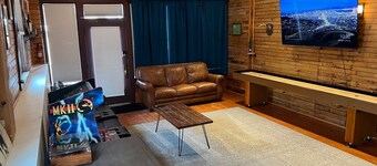 Gore Mountain Getaway Huge house with 3 Apartments