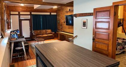 Gore Mountain Lift View Getaway: 5 Unit Complex