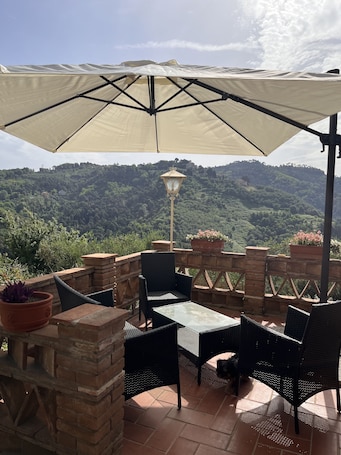 Terrace/patio. Fairy alcove is a romantic nest. private jacuzzi and breathtaking view