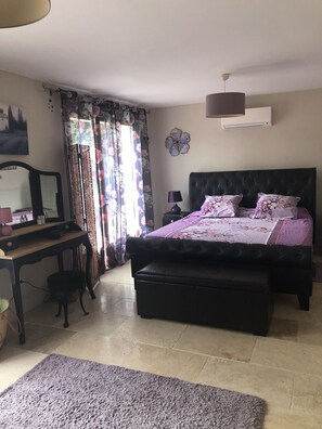 3 室のベッドルーム、WiFi、車椅子でアクセスできる設備