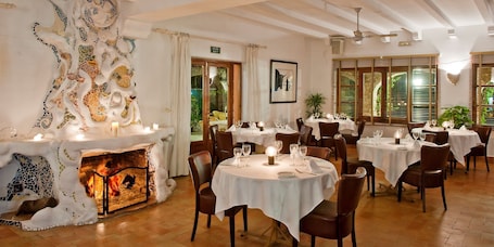 Restaurant. Hotel Punta Sur