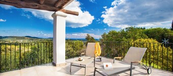Can Macia, villa in Santa Eulalia with breathtaking sea views and sunrises