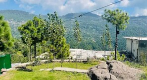 Property grounds - Pine Suite - 2 Bed Service Apartment, Murree (Murree)