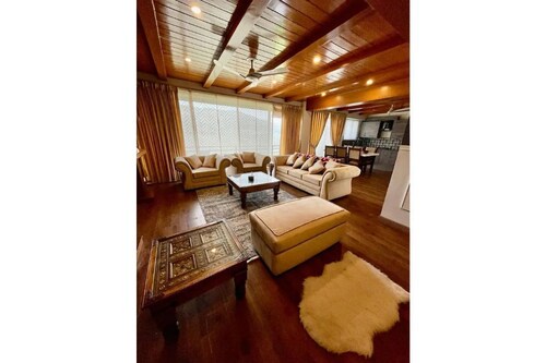 Executive 2-bed apartment with panoramic view