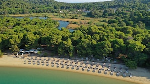 In Strandnähe, weißer Sandstrand