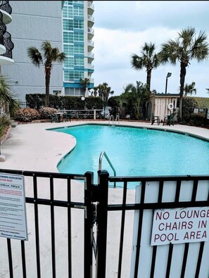 Pool - Great Ocean Front Condo in Heart of Myrtle Bech (Myrtle Beach)
