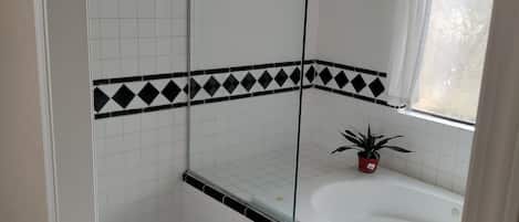 Badekar, Toiletpapir