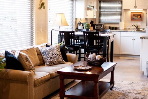 Charming Studio Getaway Near TIEC, Tryon & Landrum