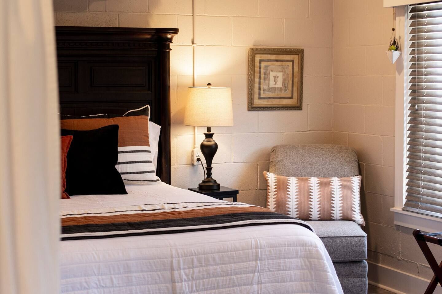 1 chambre, fer et planche à repasser, Wi-Fi gratuit, draps fournis