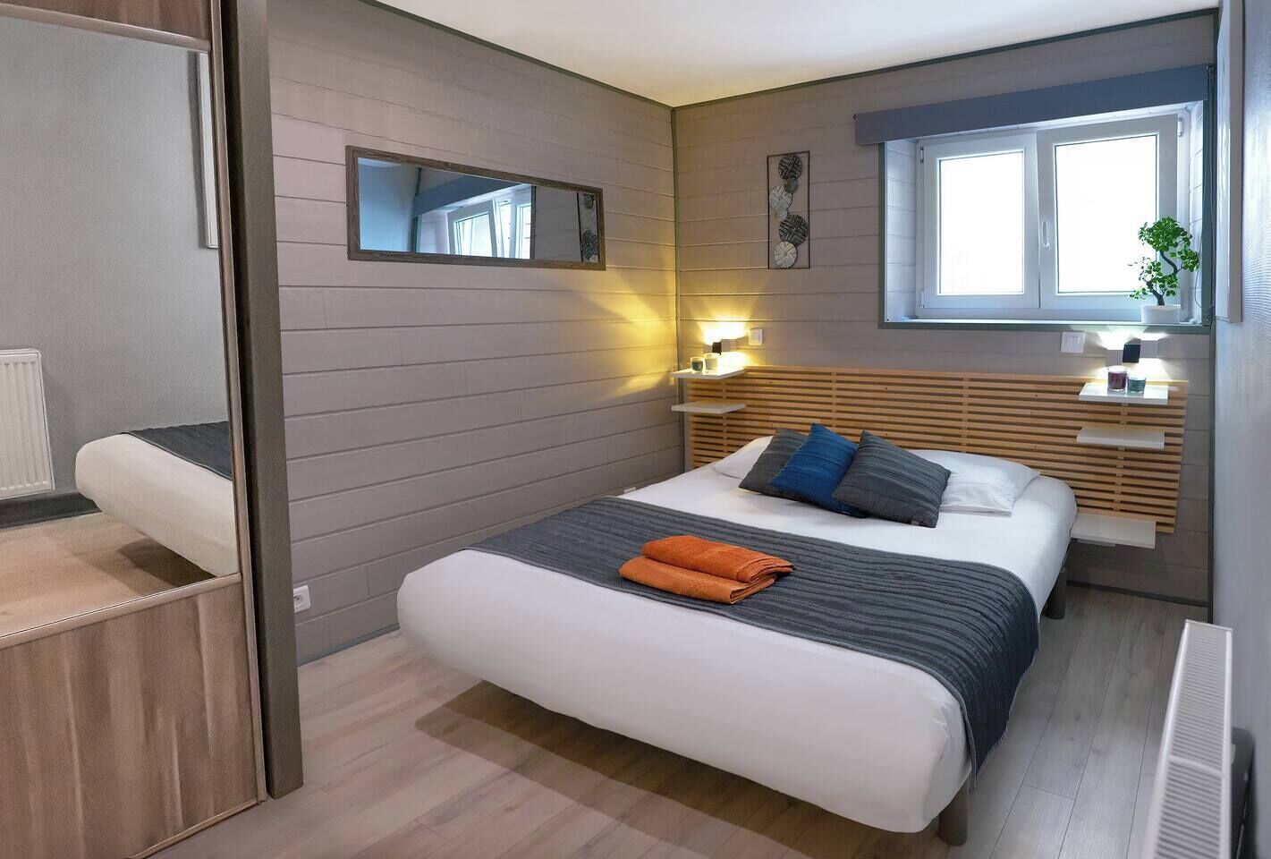 1 bedroom, iron/ironing board, travel crib, free WiFi