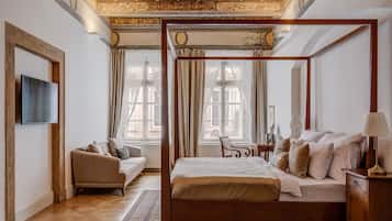 2 bedrooms, premium bedding, Select Comfort beds, desk