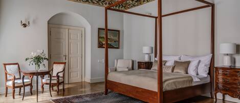 Deluxe Suite | Premium bedding, Select Comfort beds, desk, blackout drapes