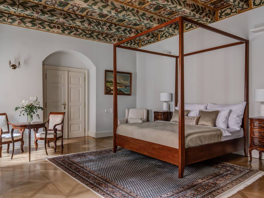 Ropa de cama de alta calidad, colchones Select Comfort y escritorio