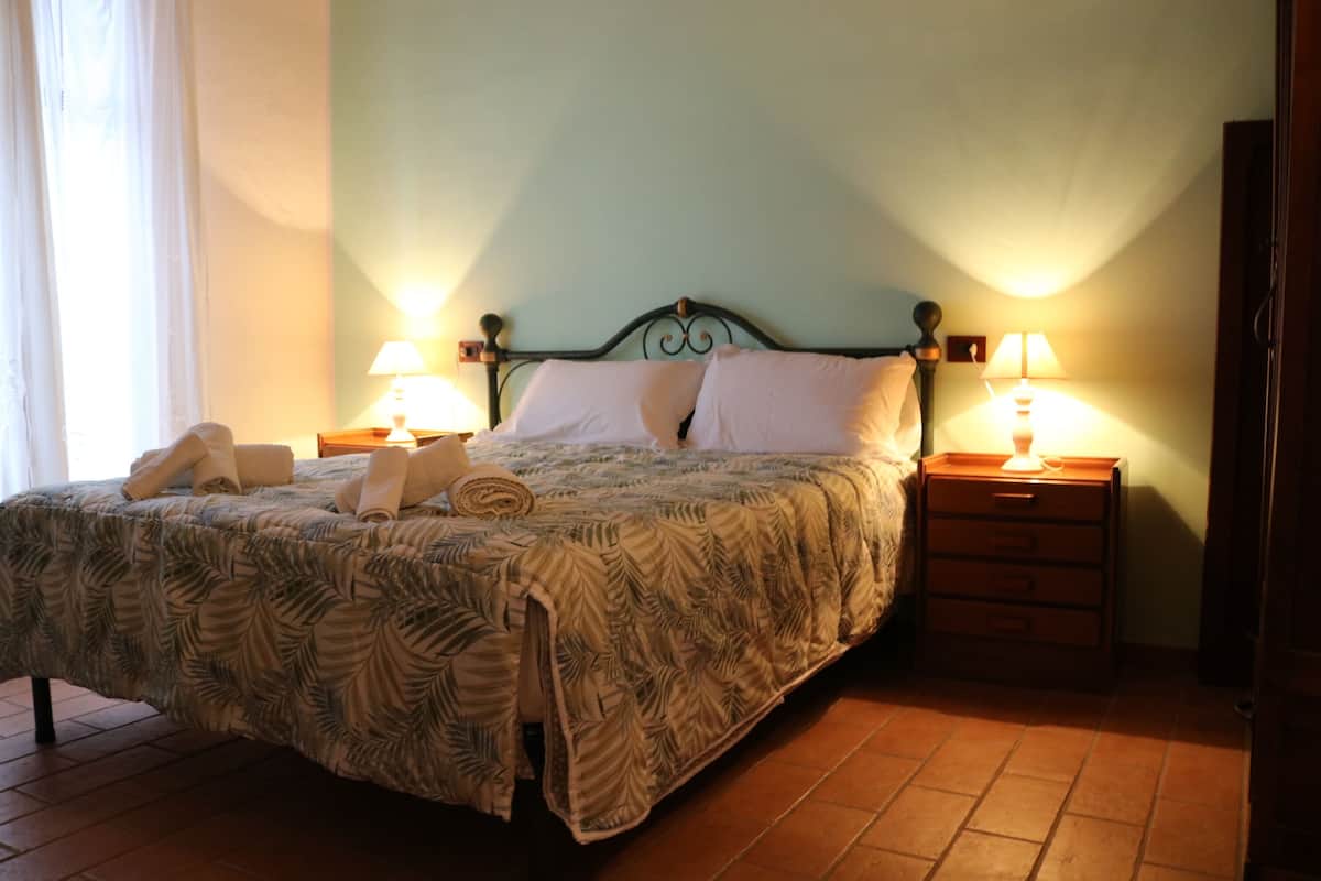 1 camera, biancheria da letto ipoallergenica, copriletto in piuma