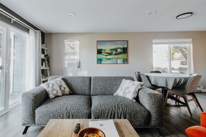 Smart TV, DVD player