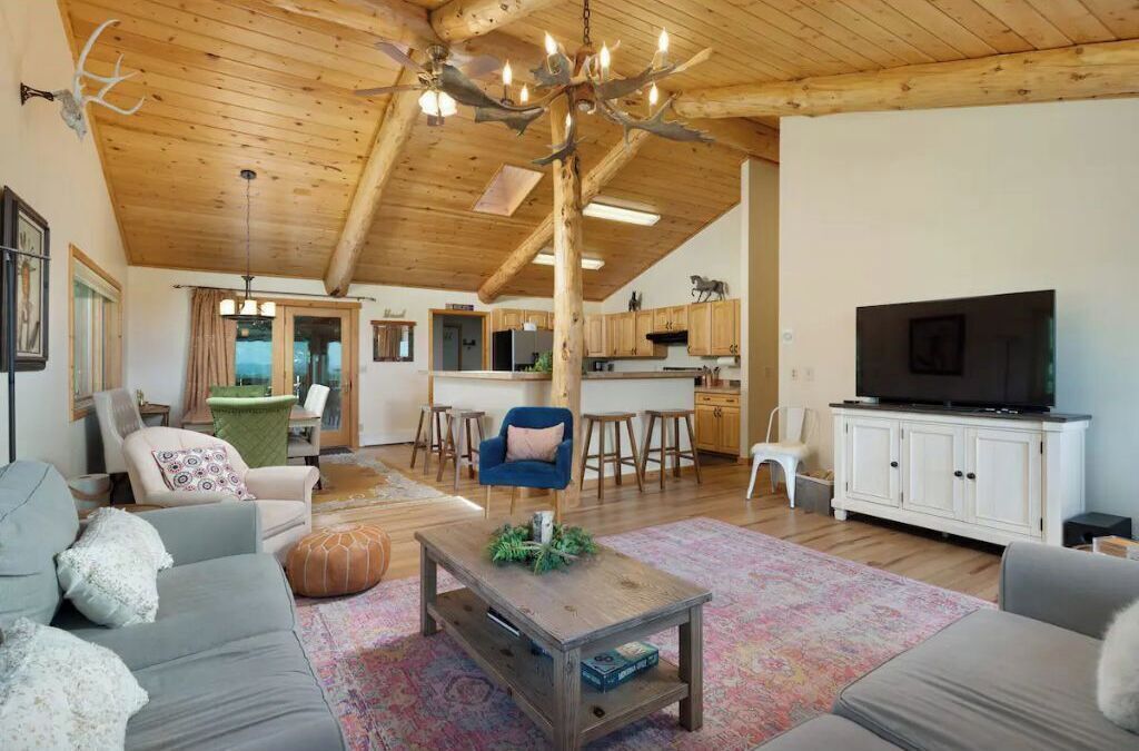 Smart TV, fireplace, DVD player