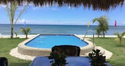 BambooBeachVilla1 New OCEANFRONT*POOL*sunsetview*kitchen STARLINK SAT upto6Guest