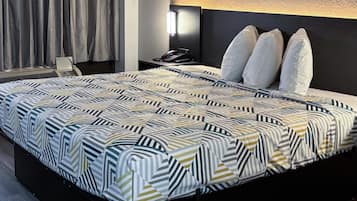 Tabla de planchar con plancha, wifi gratis, ropa de cama