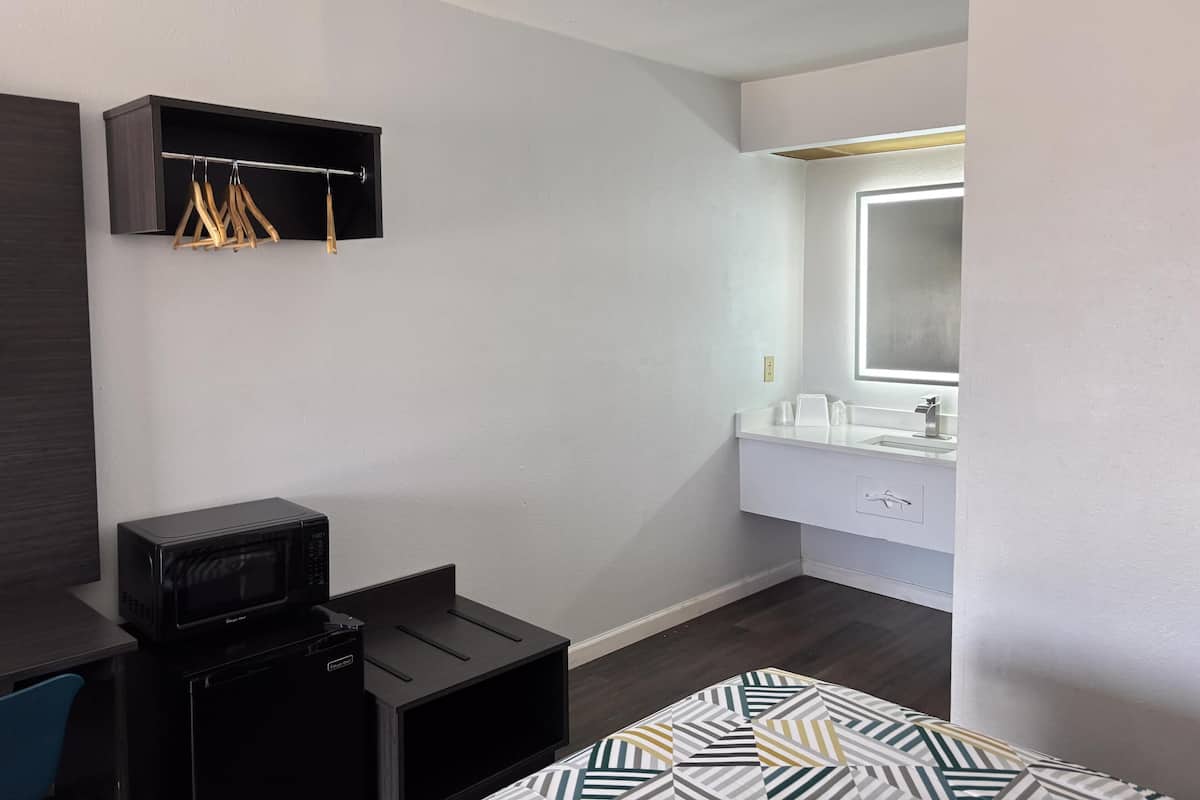 熨斗/熨衫板、免費 Wi-Fi、床單