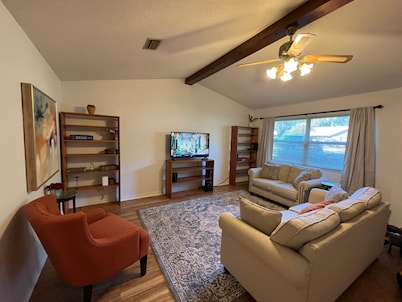 Cozy, Peaceful and Quiet Deerwood Cottage