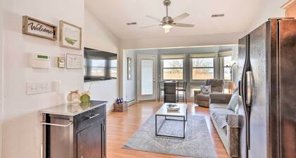 Quaint Couple's Escape: Pool, Near Lake Erie!