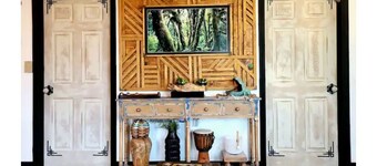 Cozy AF Jungle-House Hideaway