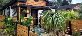 Cozy AF Jungle-House Hideaway