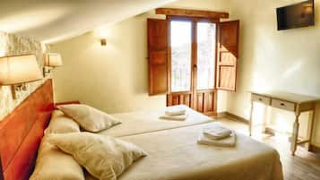 8 bedrooms, free WiFi, bed sheets