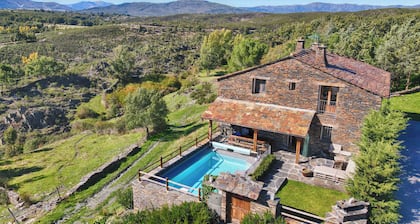 Rural House The Hollow Oak