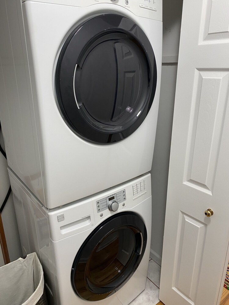 Familyfriendly getaway walk to beach in private community, w/ park