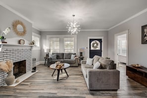 Smart TV, video games, table football, books - Beautiful 1930s Mineral Wells Home, Near Downtown! (Mineral Welss)