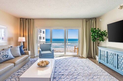 Bright 2-Bed Beach Condo w/ Oceanfront Balcony