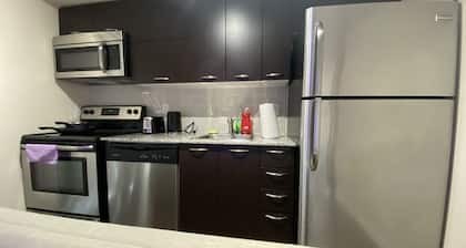 Beautiful Cozy 1-BR Condo unit + Balcony