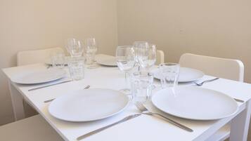 Comfort Apartment | In-room dining