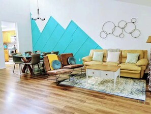 Smart TV - Lakeside Trail (Bella Vista)