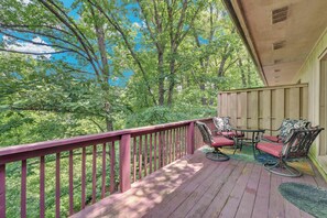 Property grounds - Corner Lake Getaway (Bella Vista)