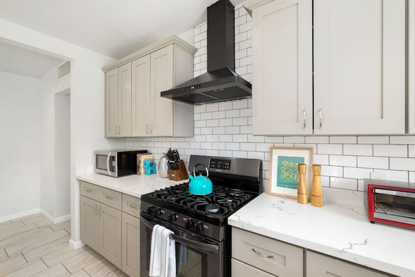 Fridge, microwave, oven, stovetop