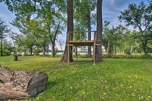 Property grounds - Cozy Riverfront Getaway: Fishing On-Site! (Lacon)