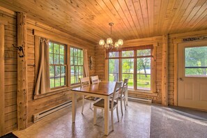 Dining - Cozy Riverfront Getaway: Fishing On-Site! (Lacon)